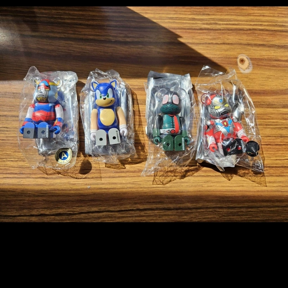 4 Series 46 Bearbricks - including SECRET! In Bags Unopened